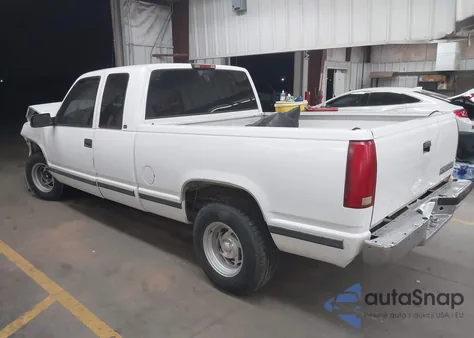 1998 Chevrolet C1500 Fleetside z USA, uszkodzony, nr VIN 1GCEC19M5WE245641